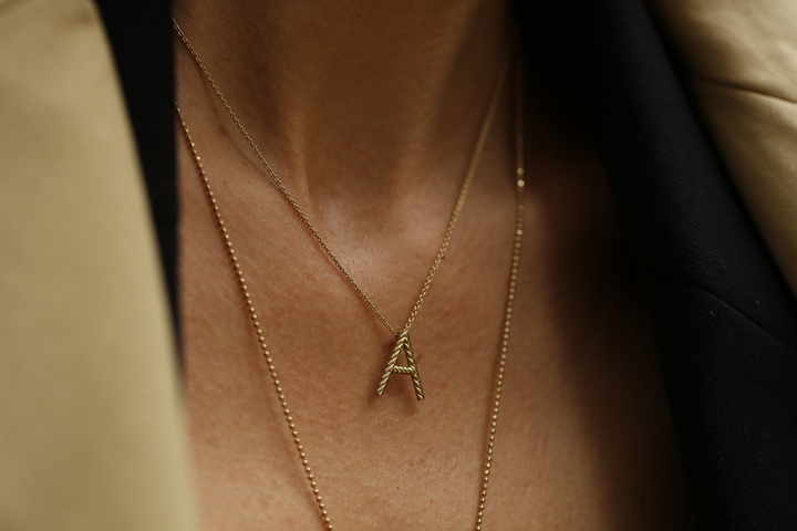 Mini Burgu Harf Kolye - REİS