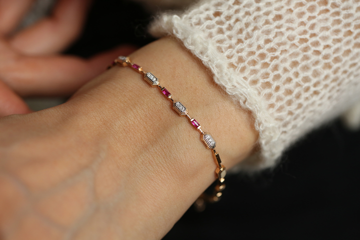 Ruby Glow Bracelet - REİS